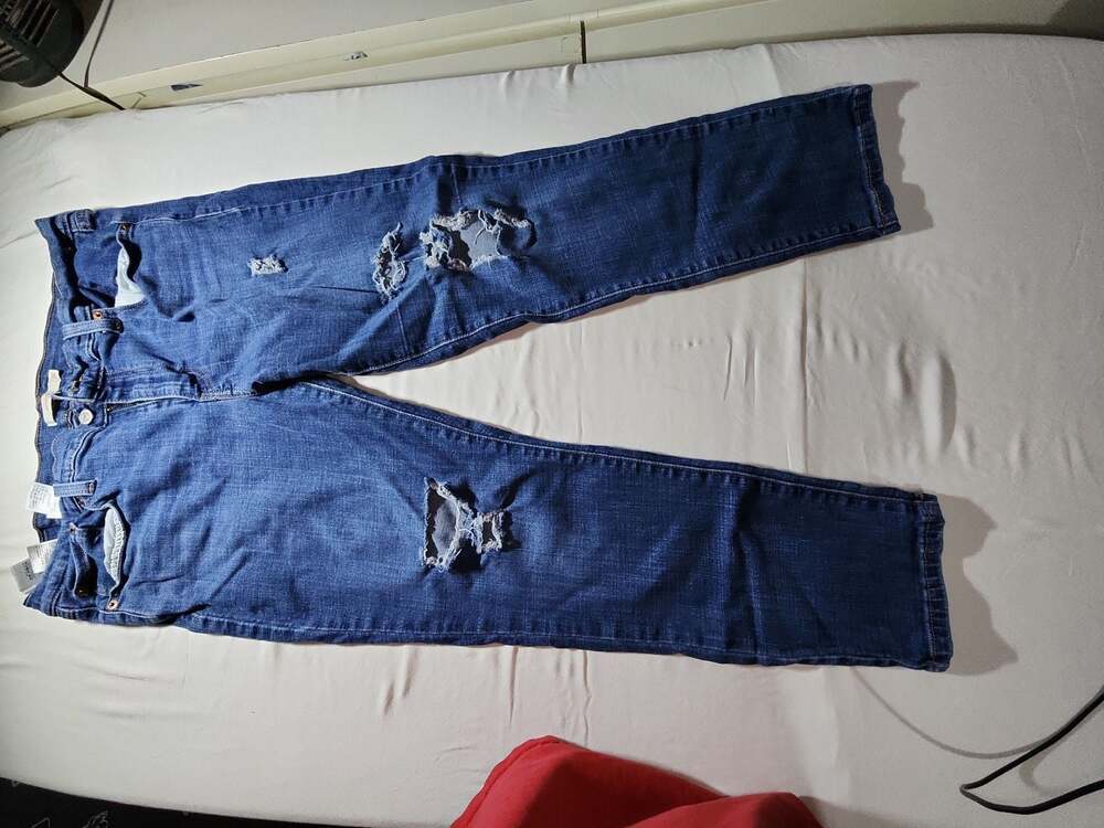 Levi's Boyfriend Jeans Size 32x27 Distressed - Picture 2 of 5